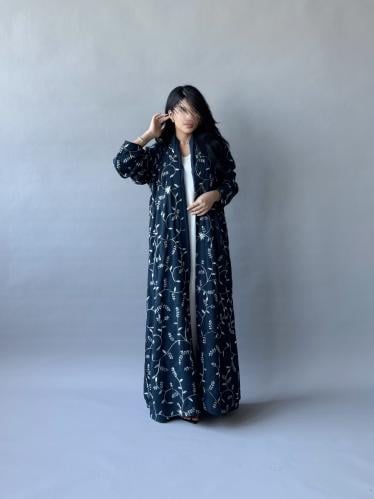 عباية تركواز مطرزة