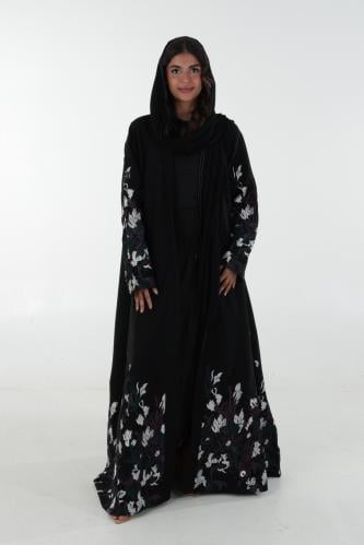 عباية كريب بتطريز على الاكمام واسفل العباية