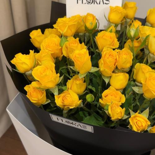 باقة بتغليف اسود