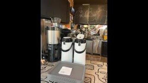 ترمس بضفط الدلفين بتصميم انيق ومعاصر وذو جودة عالي...