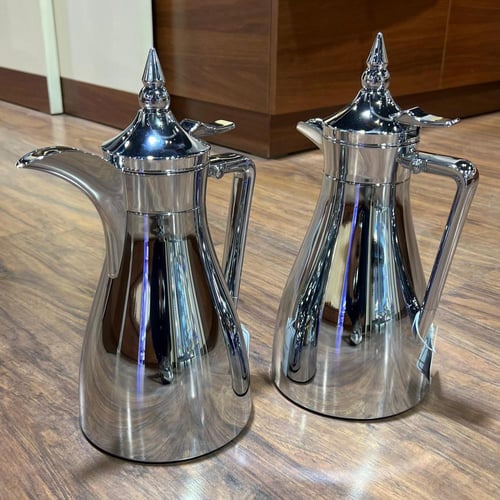 طقم ترامس - قهوة - شاي فضي سعة 1 لتر + 0.80 لتر