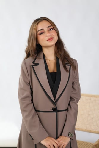 بليزر باللون البني الفاتح LA53