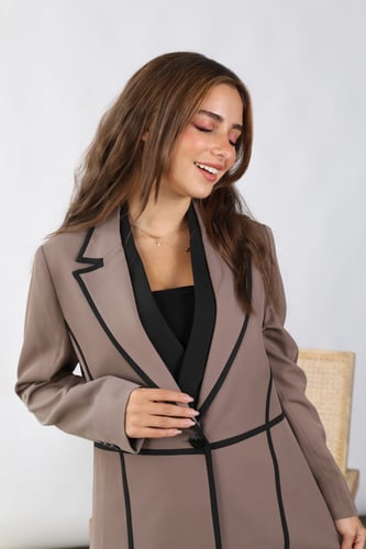 بليزر باللون البني الفاتح LA53