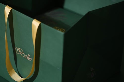 بوكس الإهداء تمر محشي لوز