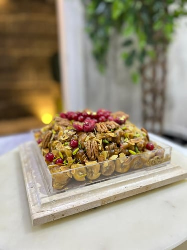 ١١٠ حبات تمر محشي تشيز + صينية ترافينتو