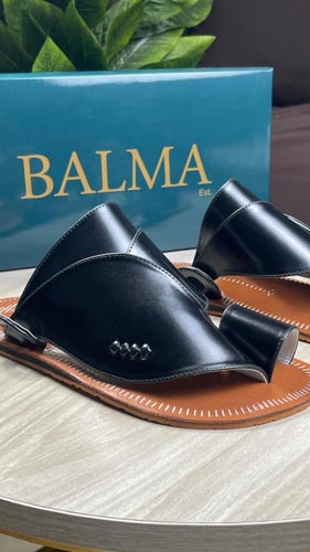 حذاء شرقي جلد - أسود