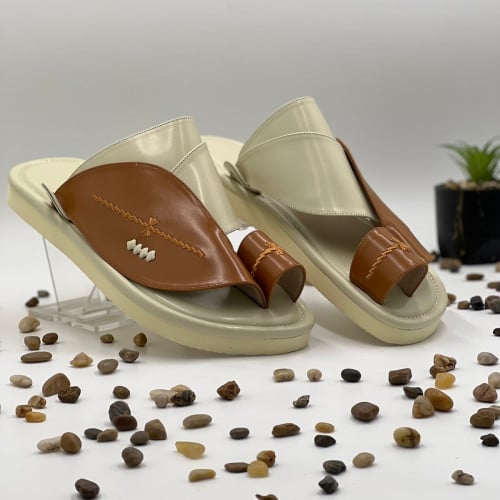 حذاء شرقي مطرز 111