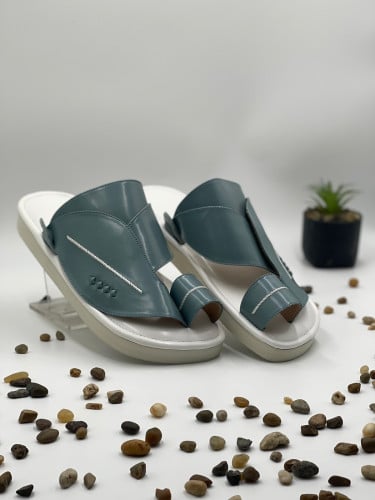 حذاء شرقي مطرز 117