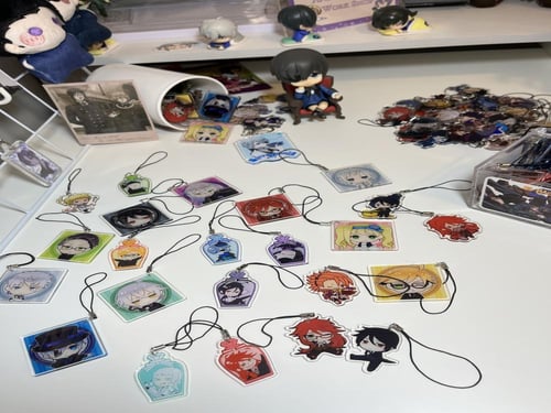 ميداليات الخادم الاسود | black butler keychains