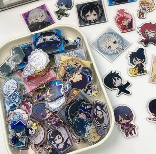 ميداليات الخادم الاسود | black butler keychains