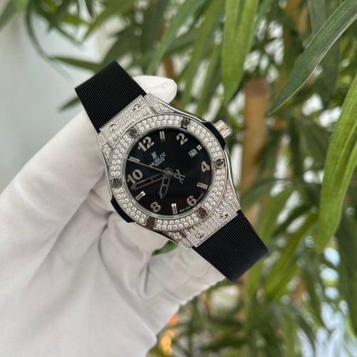 ساعة هوبلوت فيوجن كريستال