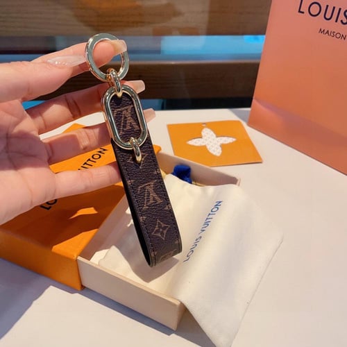 ميدالية لويس فيتون ذهبي