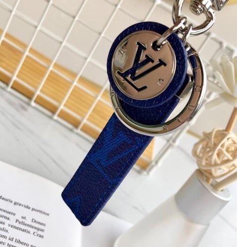 ميدالية لويس فيتون ليذر لوقو