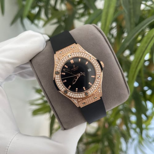 ساعة هوبلوت فيوجن كريستال