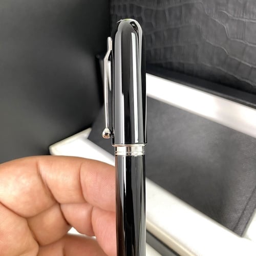 قلم دنهل سايد كار فرار