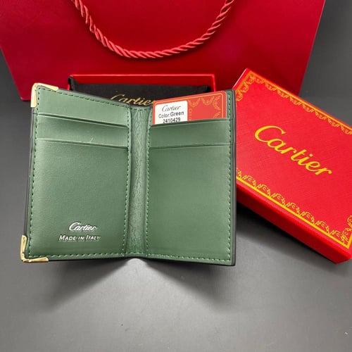 محفظة كارتير زيتي بزخرفة ذهبية