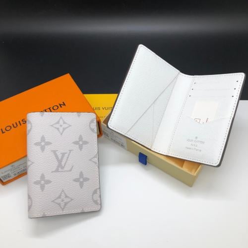 محفظة لويس فيتون