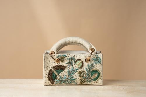 Eid Butterfly طلب مسبق