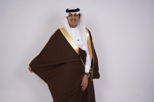 بشت بني غامق غاط ملكي - نقشة ذهبية عريضة