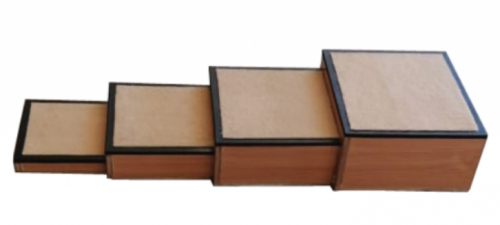 درج أربعة خطوات Four-Steps Stair