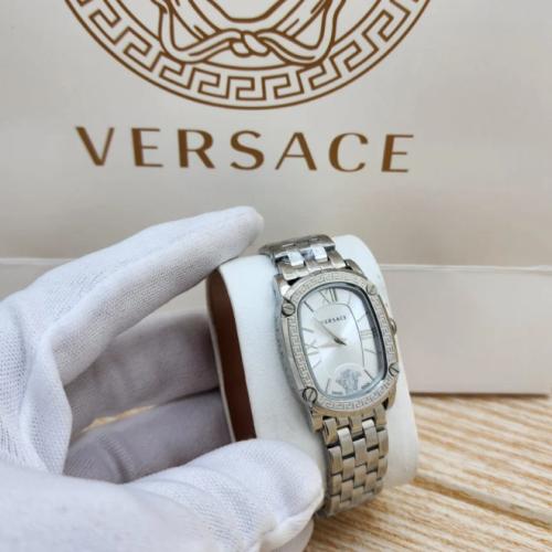 ساعة فيرزاتشي نسائية