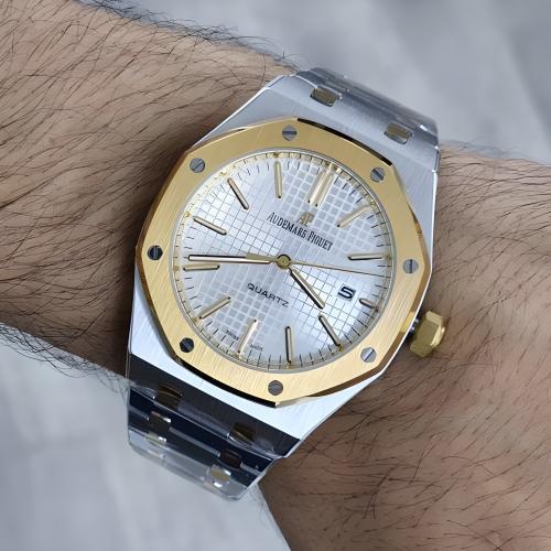 ساعة اوديمار بيجيه رجالي فضي بإطار ذهبي