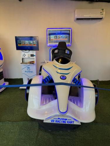 جهاز محاكاة سباق كارت افتراضي (VR Racing Kart) من...