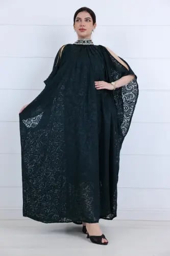 فستان دانتيل مزخرف اكمام عريضة وياقة دائرية مزينة...