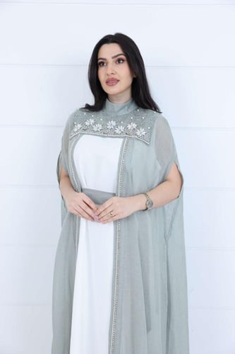 فستان لينن قطعتين مزين بشك يدوي فضي لامع على الصدر...