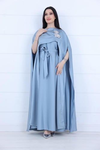 فستان نسائي بطبقات واسعة وتفاصيل وردية ناعمة - لمس...