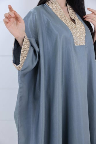 جلابية اورنجزا كلفة على شكل V واسع - رمادي