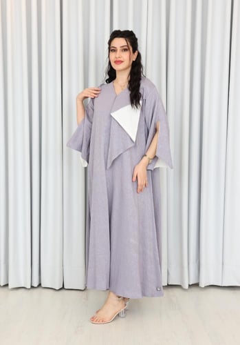 فستان صيفي سادة ناعم مع حزام للخصر لون رمادي فاتح