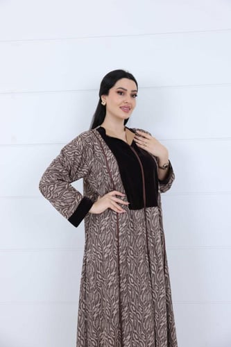 جلابية ربيعي بخامة الاسترتش مع مخمل لون بيج