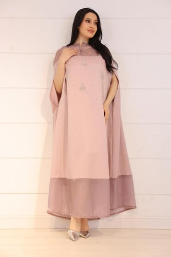 فستان لينن على الصدر اورجنزا مزين بشك يدوي على شكل...