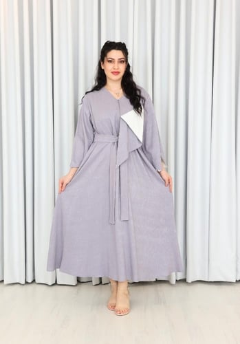 فستان صيفي سادة ناعم مع حزام للخصر لون رمادي فاتح