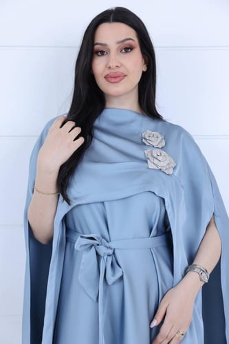 فستان نسائي بطبقات واسعة وتفاصيل وردية ناعمة - لمس...