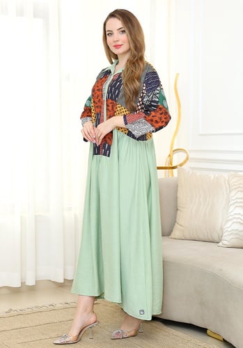 فستان صيفي بطبعات عصرية مع حزام للخصر - تيفاني