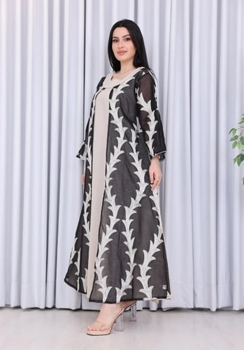 فستان لينن مزين بتطريز ذهبي فاتح وياقة دائرية مع ح...