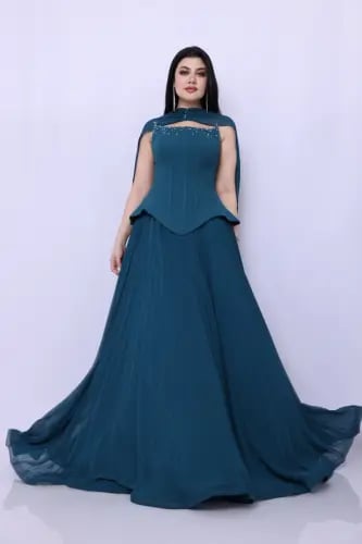 فستان سهرة بترولي فاخر بكورسيه وتنورة انسيابية