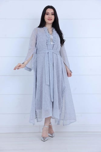 فستان لينن محزز بالعرض مزين بشك فضي لامع و كشكش عل...