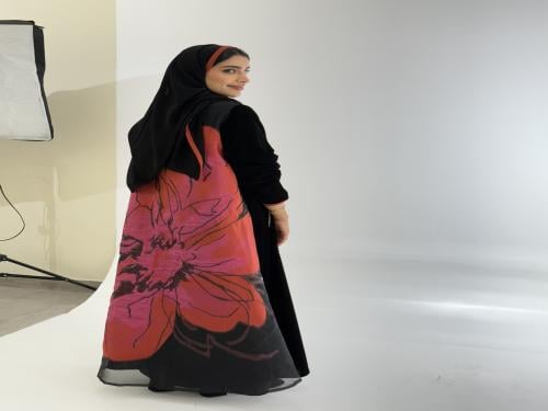 عباية مخمل جاكار احمر H4