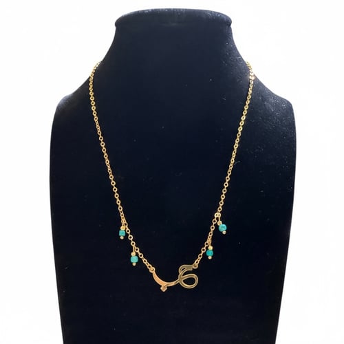 قلادة حب بحجر الفيروز من الفضة 925 مطلية بالذهب