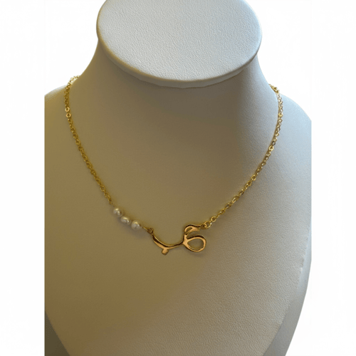 قلادة حب أنيقة من فضة 925 مطلية بالذهب تتزين بثلاث...