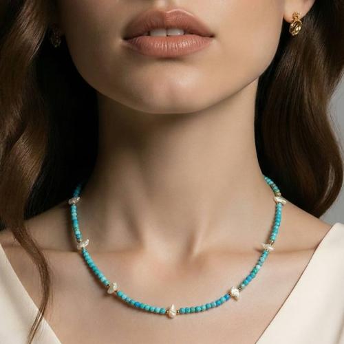 قلادة الفيروز واللؤلؤ الطبيعي – نعومة وفخامة هادئة