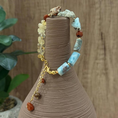 أسورة من حجر اللاريمار والسيترين والسليماني والجاس...