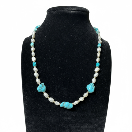 قلادة أنيقة مصنوعة من أحجار اللؤلؤ والفيروز الطبيع...