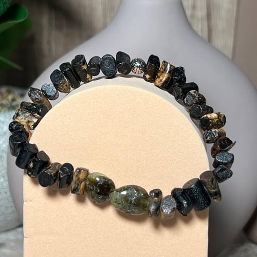 إسوارة رجالية مطاطية من حجر اليسر والجارنت الأخضر