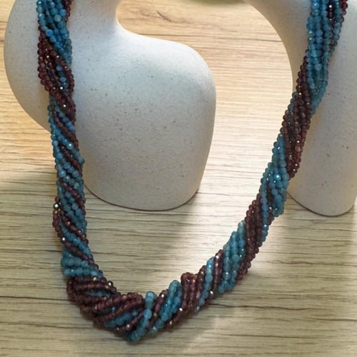 قلادة الأجات والجارنيت بعشرة حبال