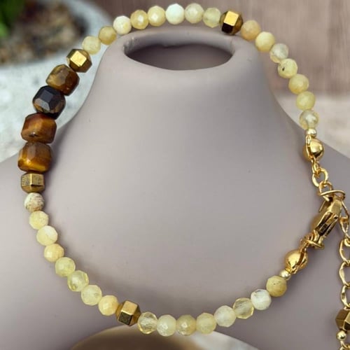 أسورة من الأوبال وعين النمر واللؤلؤ المستزرع – قطع...