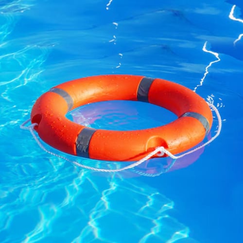 طوق نجاة بلاستيك